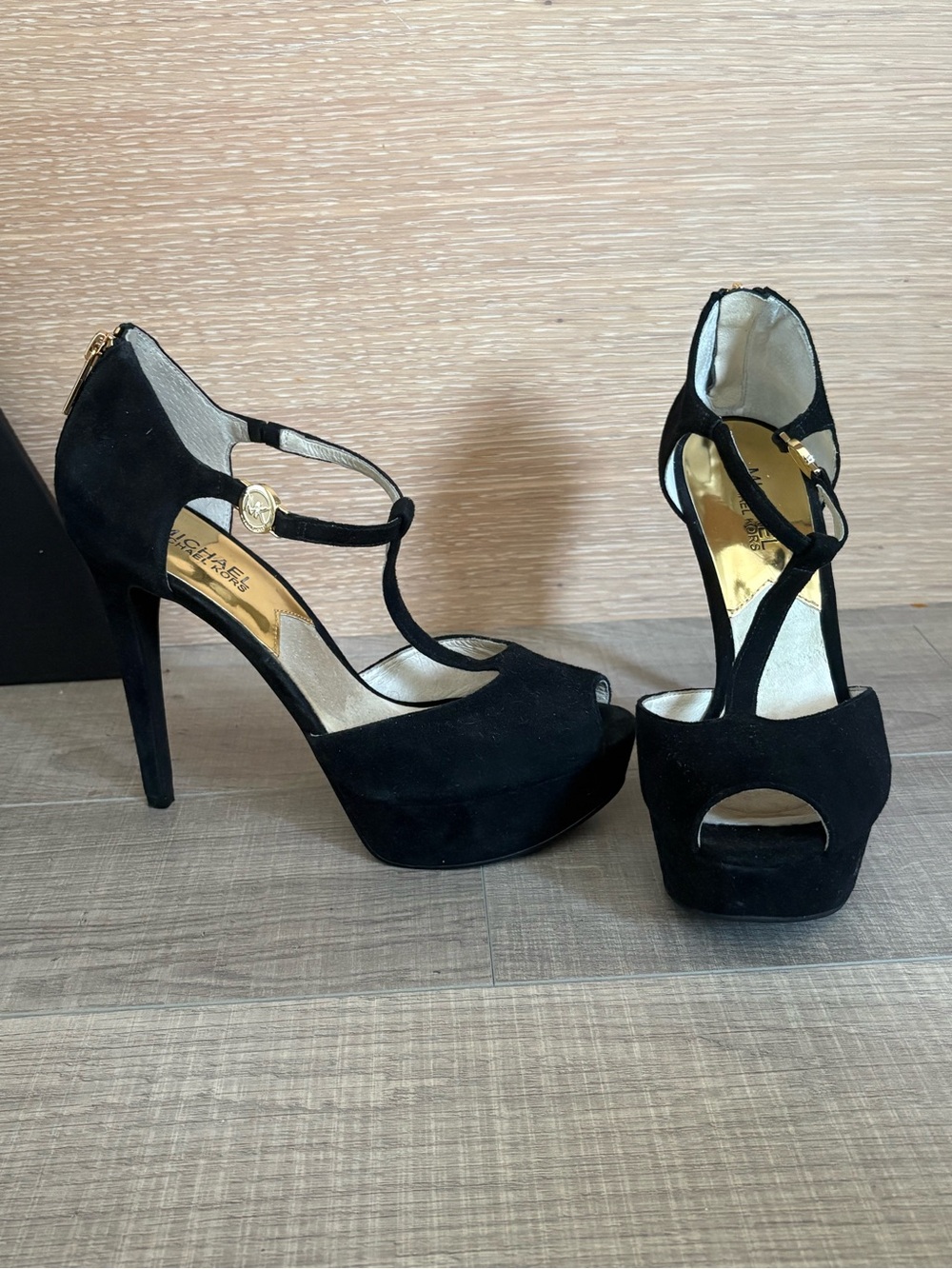 Michael Kors Black Platform T-Strap High Heel Sandals. 8.5
